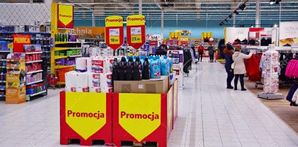 Polonia a învins Comisia Europeană în cazul unei legi privind impozitarea supermarketurilor străine. Actul normativ urmărește limitarea extinderii marilor magazine în dauna celor autohtone
