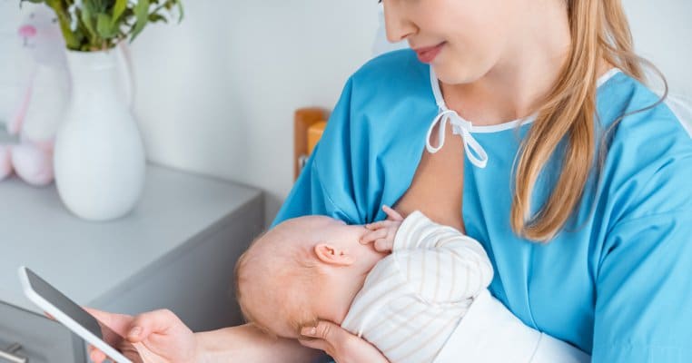 Știința confirmă: alăptarea este sigură și după anestezia de la nașterea prin cezariană