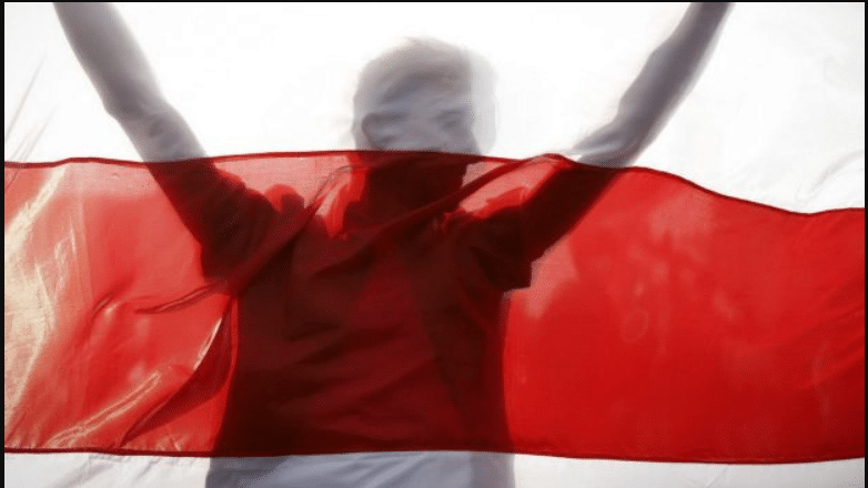 Polonia | Studenții vor învăța că Uniunea Europeană s-a transformat într-o entitate ilegală: „Trebuie să încheiem definitiv propaganda rușinii și să construim o pedagogie a mândriei naționale!”