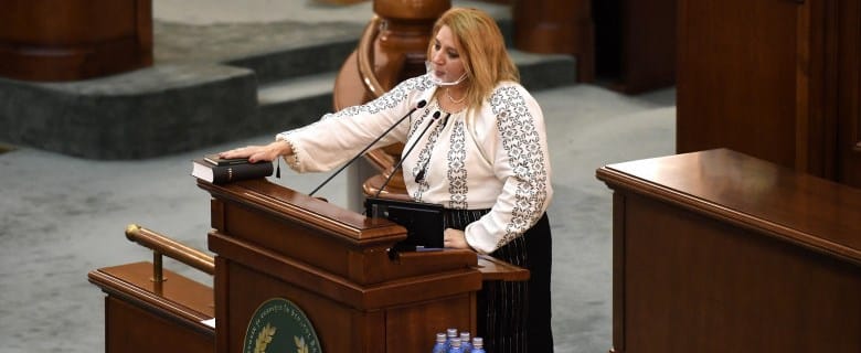 Senatoarea Diana Șoșoacă, proiect de lege pentru combaterea antiromânismului. Făptuitorul poate fi pedepsit cu închisoare de la 3 luni la 3 ani