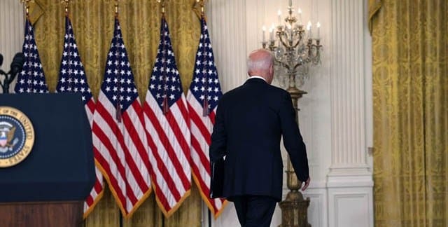 SUA | Joe Biden refuză să răspundă la întrebarea: câți americani mai sunt încă abandonați în Afganistan?