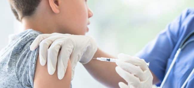 Compania Moderna dorește vaccinarea copiilor, în această vară. Au început testele pentru categoria de vârstă 12-17 ani