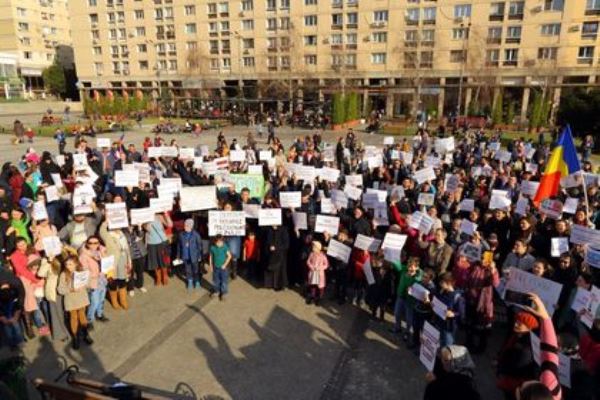 Iași | Un protest împotriva vaccinării obligatorii va avea loc duminică, de la ora 15:00