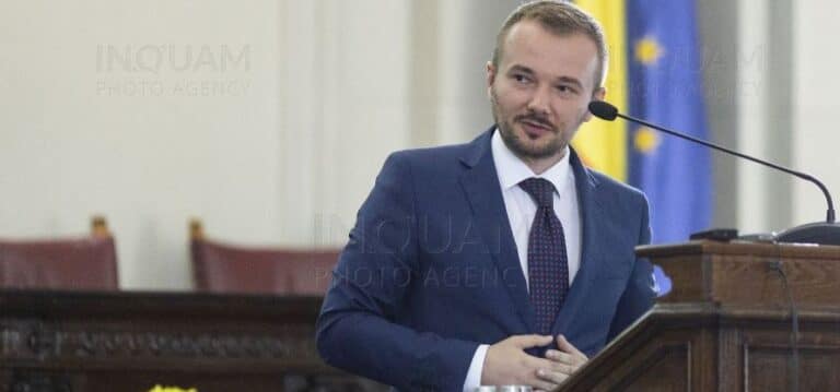 VIDEO | Deputatul Daniel Gheorghe: Trăiască 10 mai, ziua românității balcanice, ziua regalității și ziua independenței naționale a României!