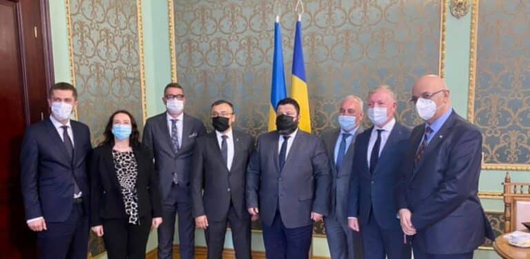 Cernăuți | Secretarul de Stat al MAE român a cerut Ucrainei să recunoască că nu există o limbă „moldovenească”