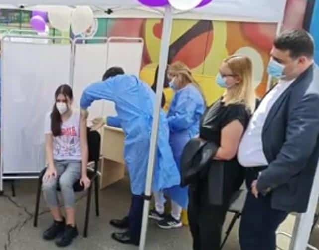 Varujan Vosganian: Prin Cruciada copiilor emoționați și bucuroși că se imunizează, ridicola campanie pro-vaccinare a guvernanților din România a depășit orice limită a bunului simț