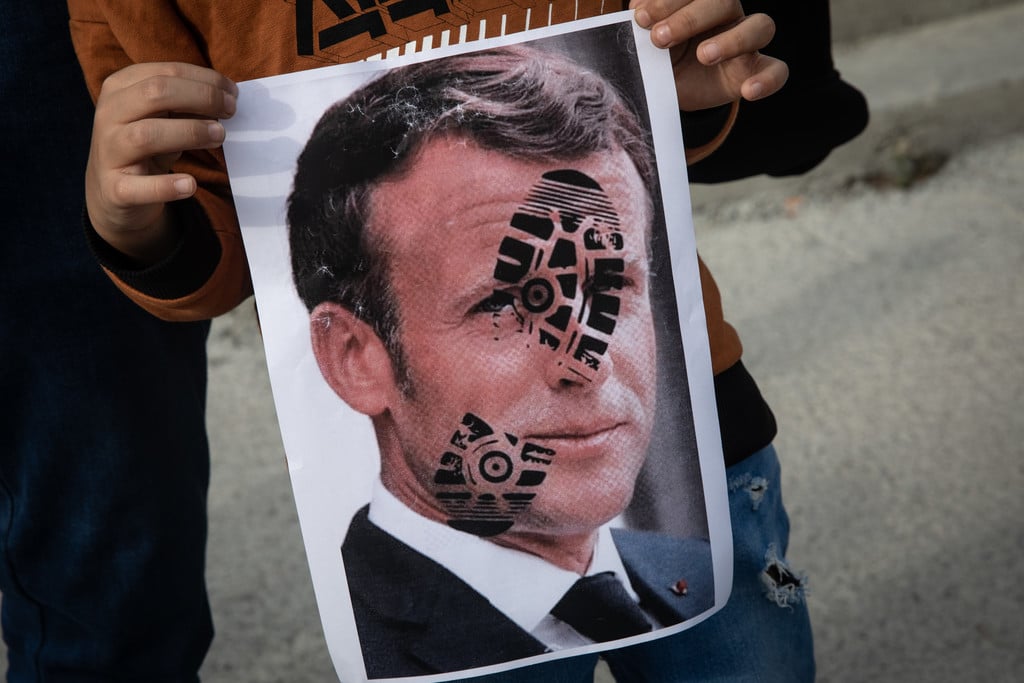 Franța în stradă: Macron denunţă “iresponsabilitatea” şi “egoismul” celor nevaccinaţi