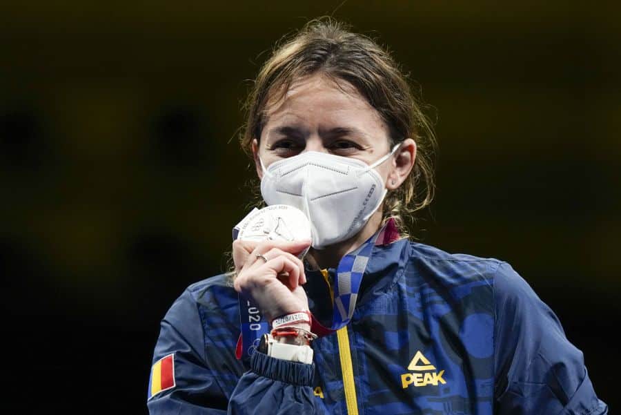 Jigniri scandaloase la adresa sportivei Ana Maria Popescu din partea unui consilier PNL: Nu merita să poarte medalia la gât, ci să şi-o bage în fund! – 60m.ro
