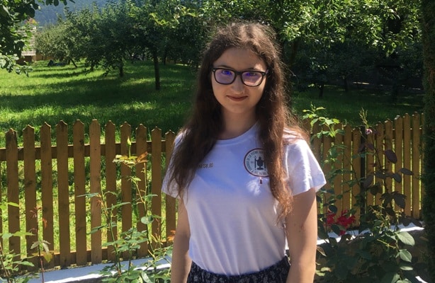 Putna – 150 | Interviu Maria Dimitriu (19 ani), o tânără ce visează să fie profesoară de română: Cred în frumusețea unor idealuri pe care le purtăm în suflet. Este important să ne unim