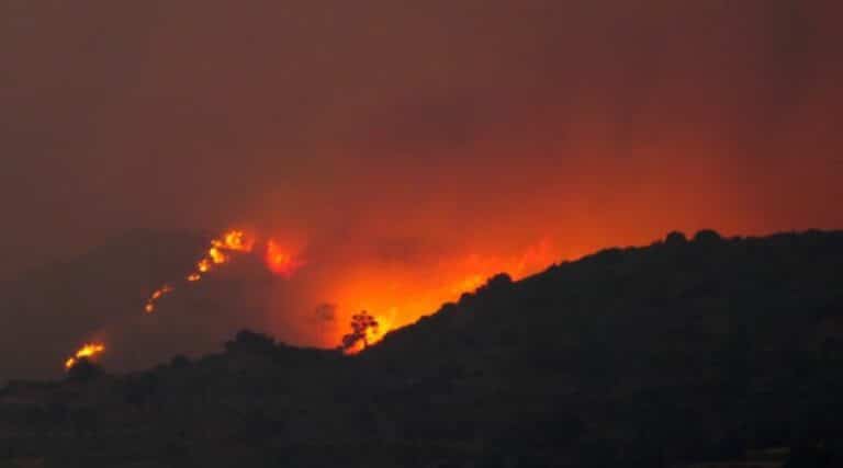 Arde pământul! Sute de pompieri se luptă cu flăcările din Andaluzia – 4media.INFO