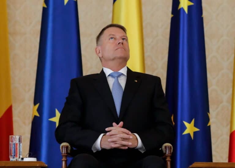 SONDAJ BOMBĂ: 96% dintre români sunt de acord cu suspendarea și demiterea președintelui, Klaus Iohannis – 60m.ro