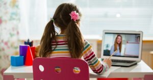 Ce elevi vor putea să facă școală online, chiar și după ridicarea stării de alertă